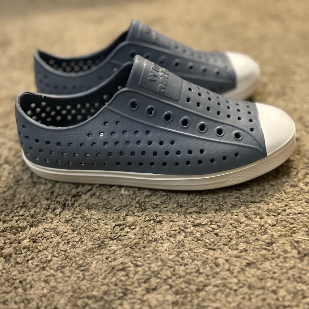 NATIVE Jefferson Shoes Size 8 women’s 6 men’s Gray NWOT